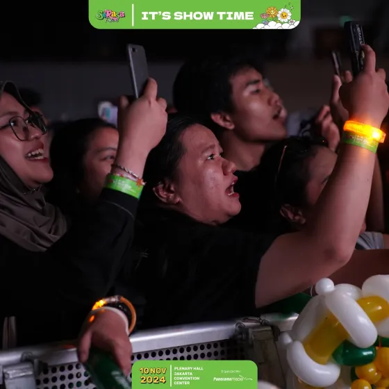 Panorama Live 8